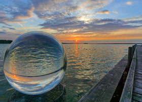 Kugelwelt Sonnenuntergang am See von Rolf Fischer