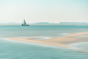 Bernardine de Laat - Passing a sandbank